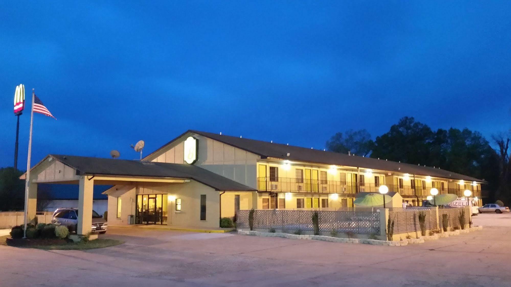 Super 8 By Wyndham Clarksville Ar Luaran gambar